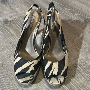 Moda spana cream and patterned wedgies